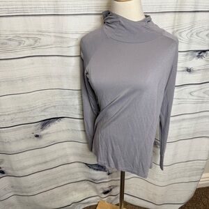 Free Fly Apparel Women's Long Sleeve hooded Top in Light Gray